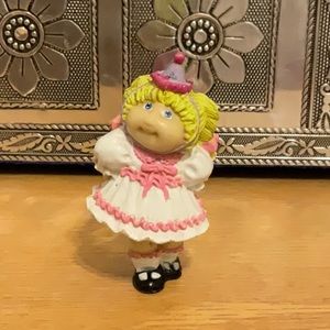 Cabbage Patch Kids 1984 Cabbage Patch Doll Birthday Figurine